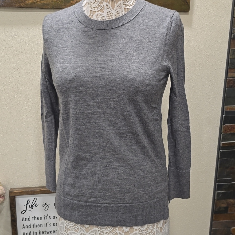 BANANA REPUBLIC Extra Fine Merino Wool Pullover Sweater in Heather Gray